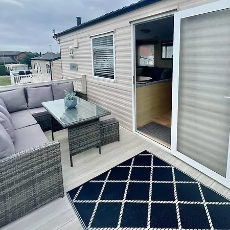 8 Berth Pet Friendly Caravan, Penrhyn Bay, Llandudno Exterior photo