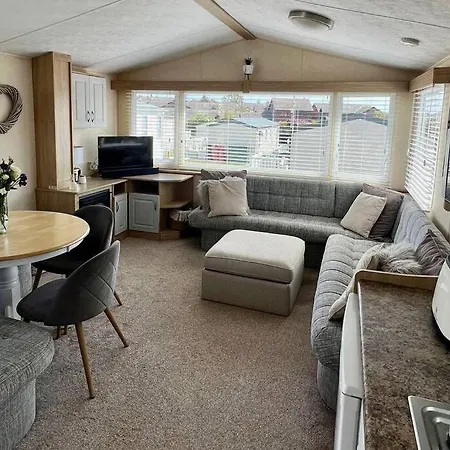 8 Berth Pet Friendly Caravan, Penrhyn Bay, Llandudno Exterior photo
