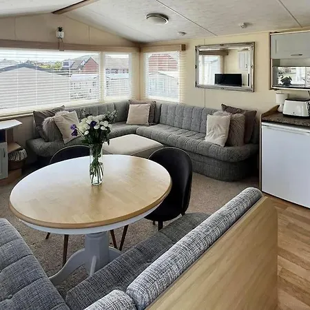 8 Berth Pet Friendly Caravan, Penrhyn Bay, Llandudno Exterior photo