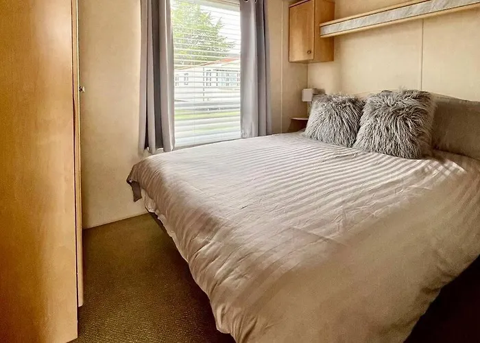8 Berth Pet Friendly Caravan, Penrhyn Bay, Llandudno